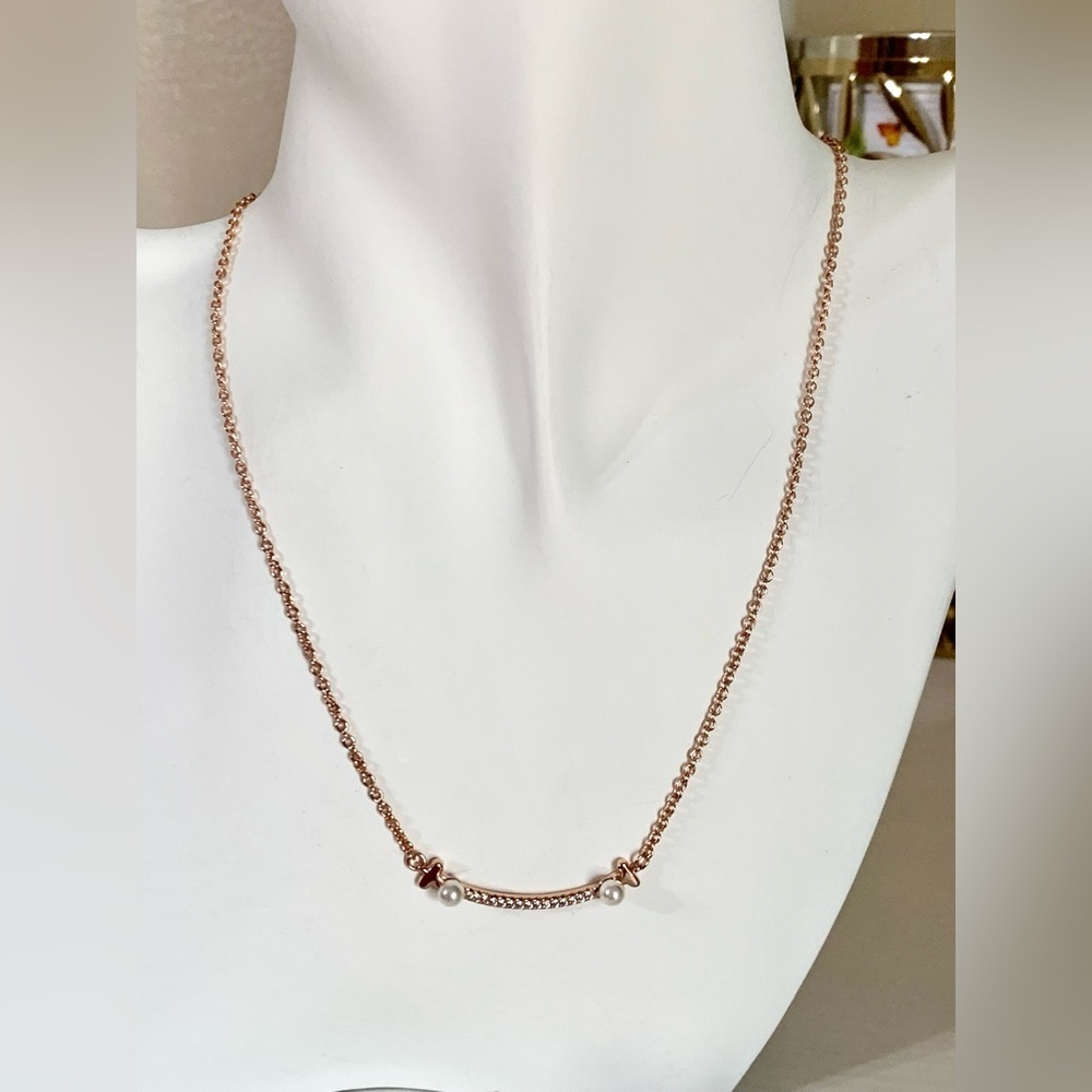 Beautiful Park Lane pearl necklace in rose gold. Paired up with a matching ring